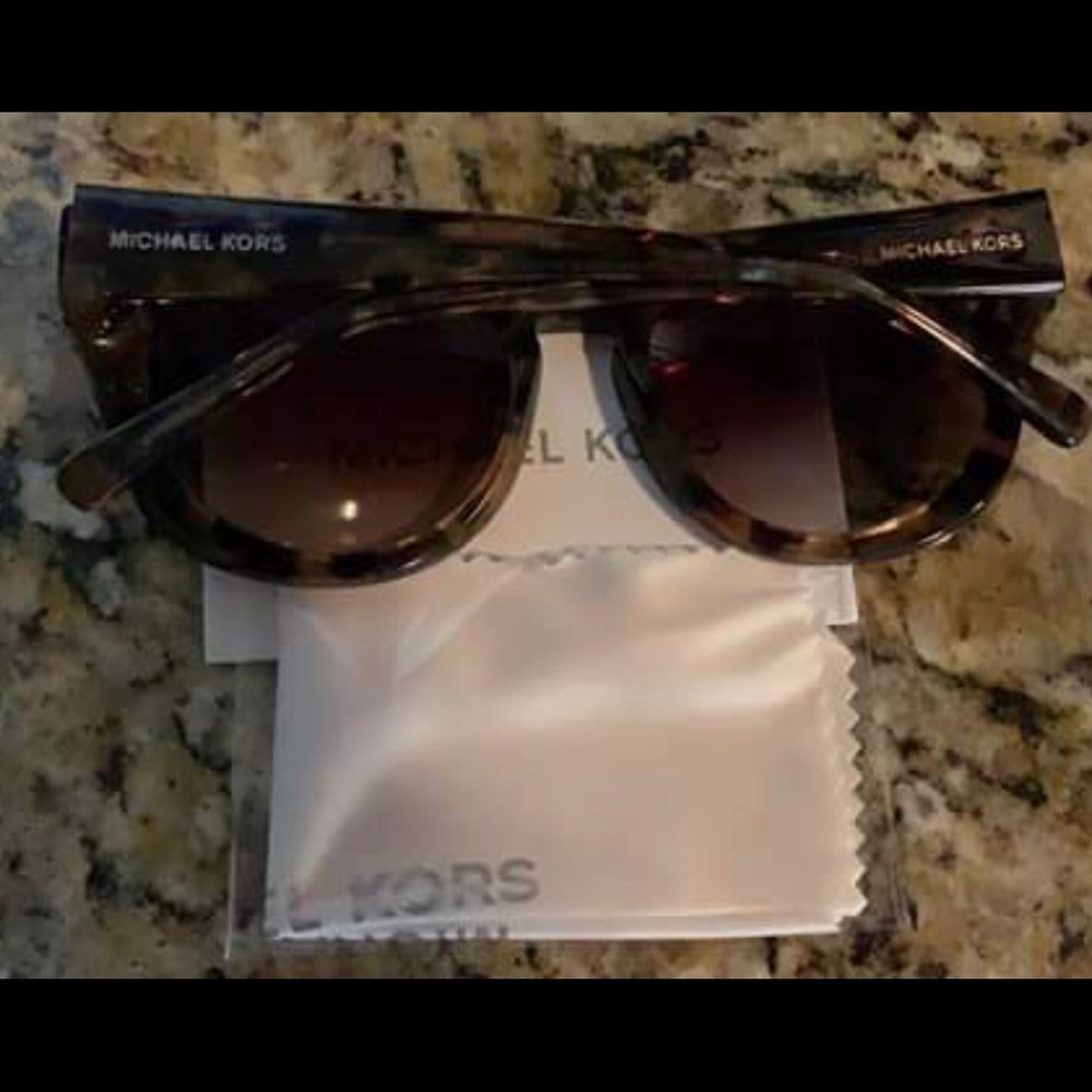 Michael Kors sunglasses - Picture 1 of 3